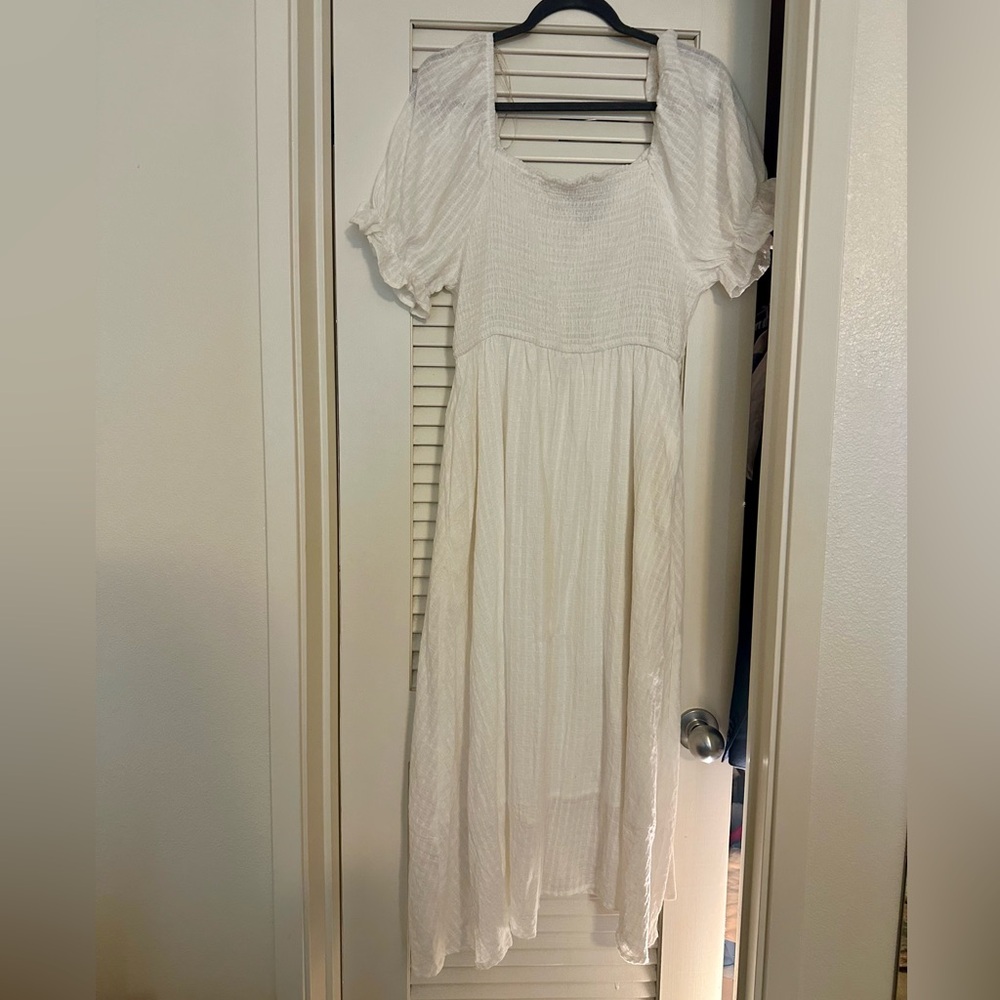 White Maternity Dress or Non-Maternity with Puff Sleeves🤍🤍